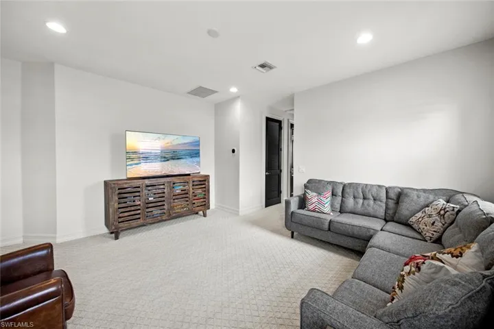 Large loft to enjoy