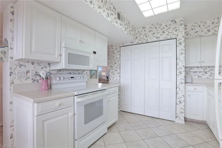 5501 Heron Point Dr 702, Naples, Florida 34108
