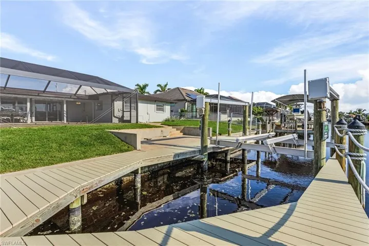 5310 Cortez CT, CAPE CORAL FL 33904