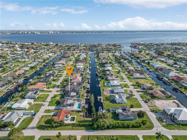 5310 Cortez CT, CAPE CORAL FL 33904