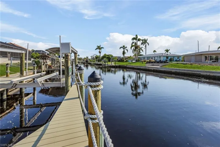 5310 Cortez CT, CAPE CORAL FL 33904