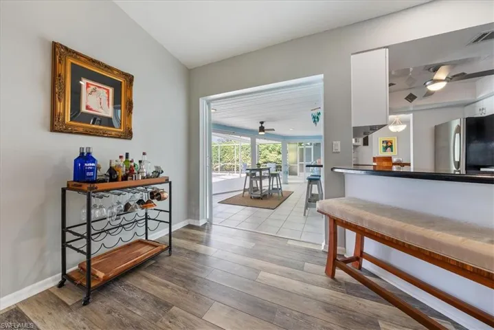 1 dining area or breakfast area