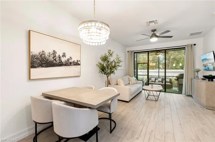 7622  Rockefeller  DR, Naples, FL 34119