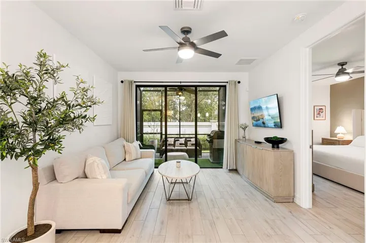 7622  Rockefeller  DR, Naples, FL 34119