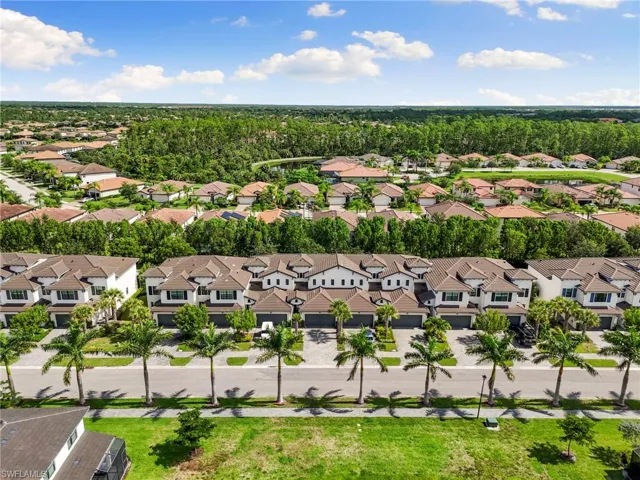 7622  Rockefeller  DR, Naples, FL 34119