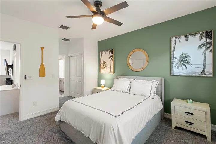7622  Rockefeller  DR, Naples, FL 34119