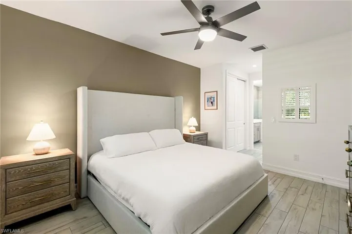 7622  Rockefeller  DR, Naples, FL 34119