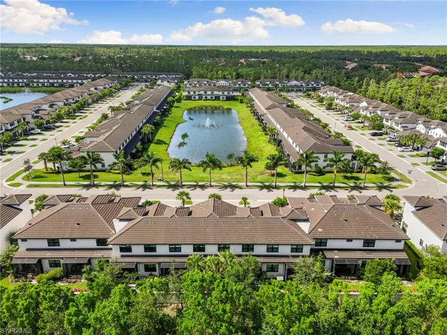 7622  Rockefeller  DR, Naples, FL 34119