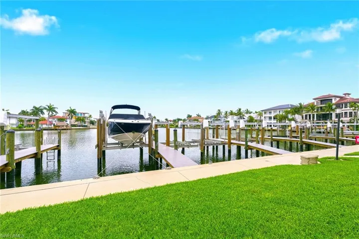 10420 Gulf Shore Dr 161, Naples, Florida 34108