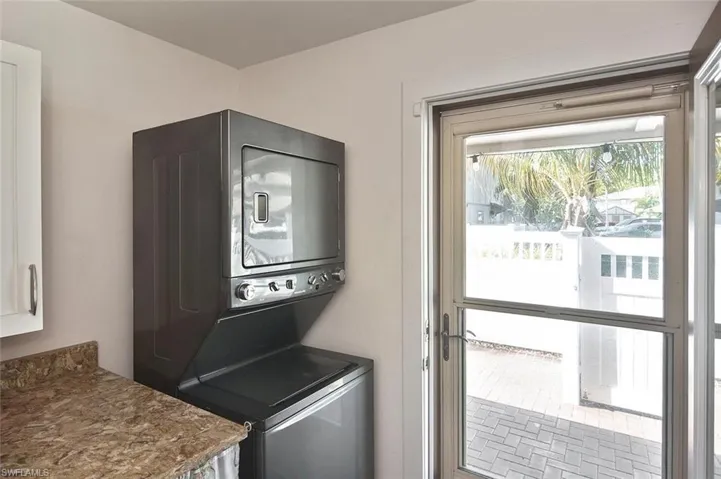 4299 Island Cir 4, Fort Myers, Florida 33919