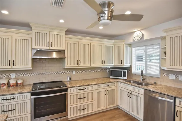 4299 Island Cir 4, Fort Myers, Florida 33919