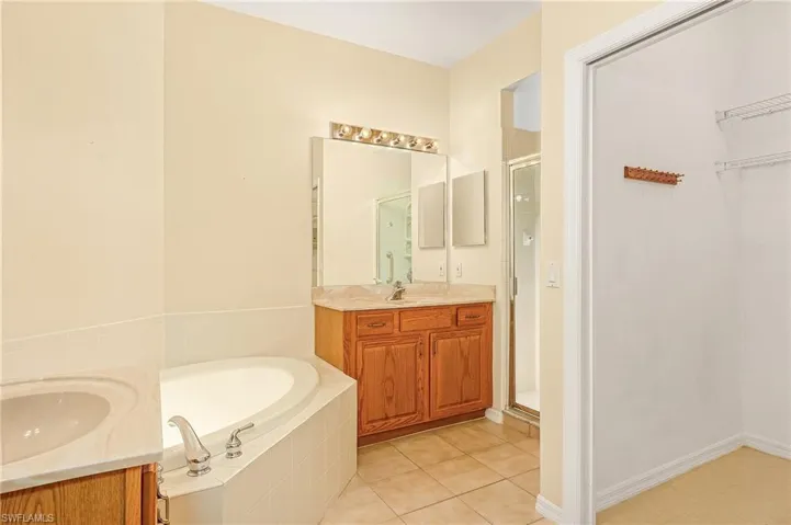 7780  Woodbrook  CIR, Naples, FL 34104
