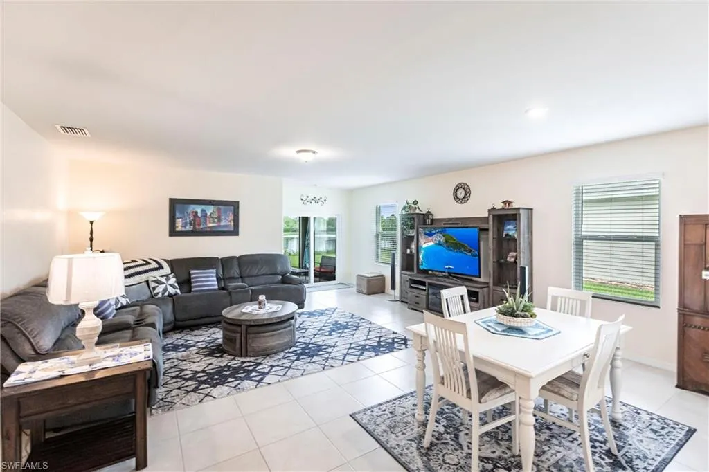 3313 Acapulco CIR, Cape Coral, FL 33909,2025000122