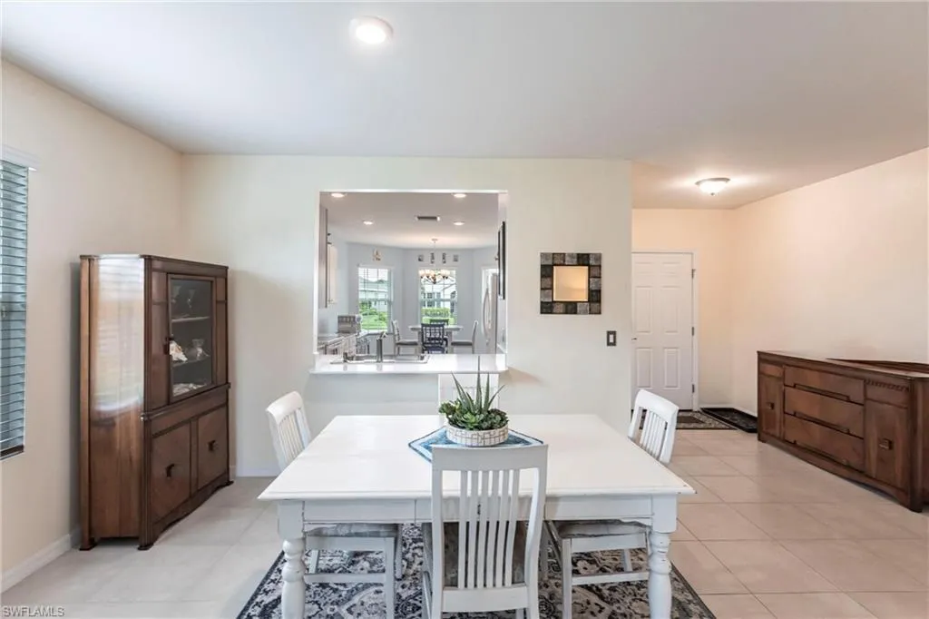 3313 Acapulco CIR, Cape Coral, FL 33909,2025000122