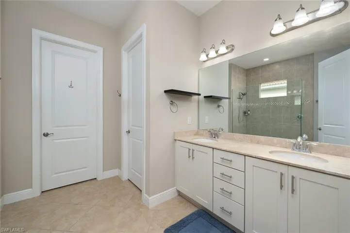 Main bath with double vanity