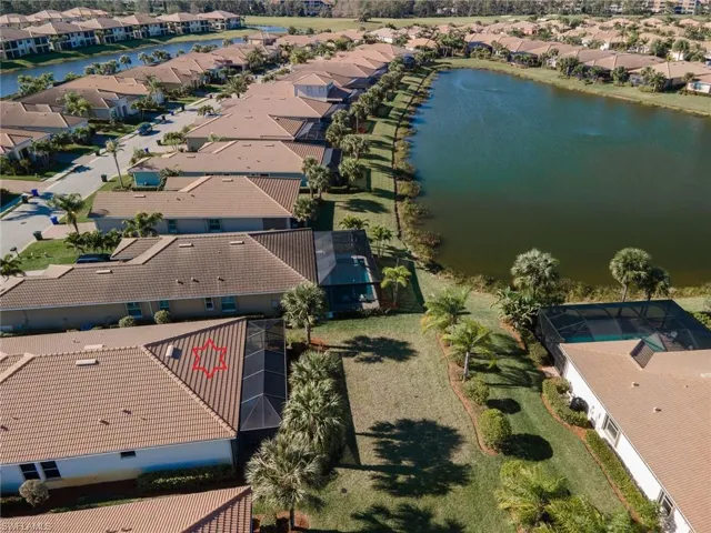 Very large back yard with lake view