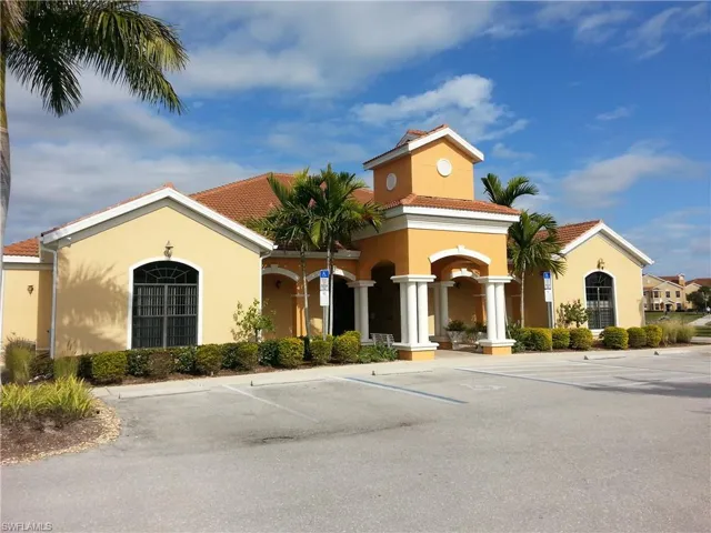 1842  Concordia Lake  CIR, Cape Coral, FL 33909
