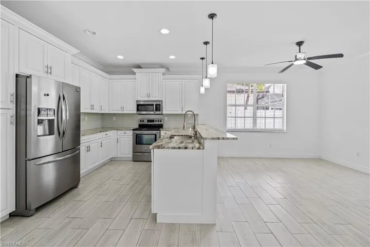 183  7th  ST, Naples, FL 34113