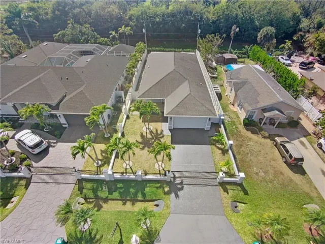 183  7th  ST, Naples, FL 34113
