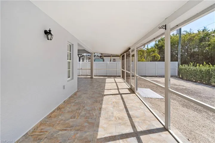 183  7th  ST, Naples, FL 34113