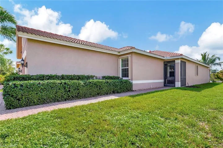 10430  Spruce Pine  CT, Fort Myers, FL 33913