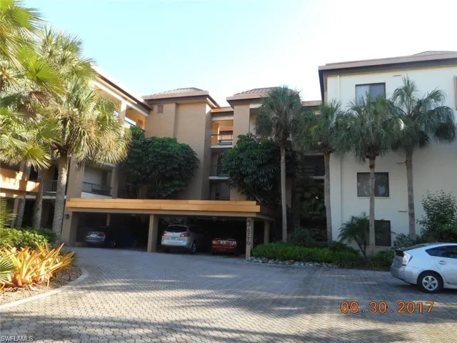 View of apartment building / complex