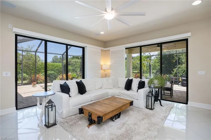 3335 Pacific Dr, Naples, Florida 34119