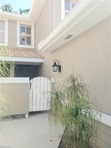 386  Emerald Bay  CIR, Naples, FL 34110