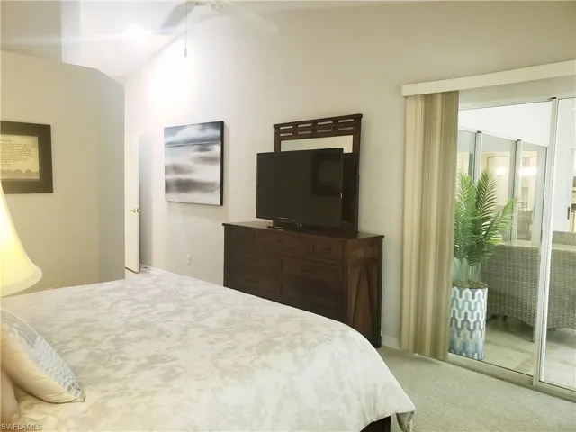 386  Emerald Bay  CIR, Naples, FL 34110