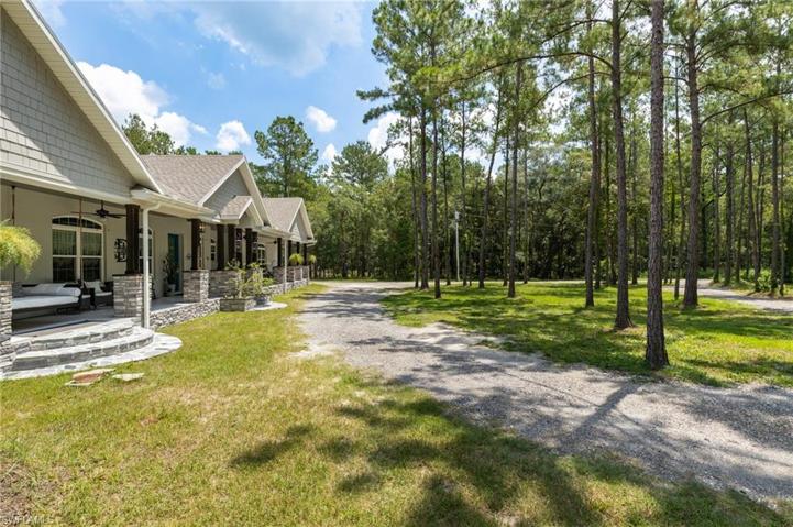 Front of House/Driveway