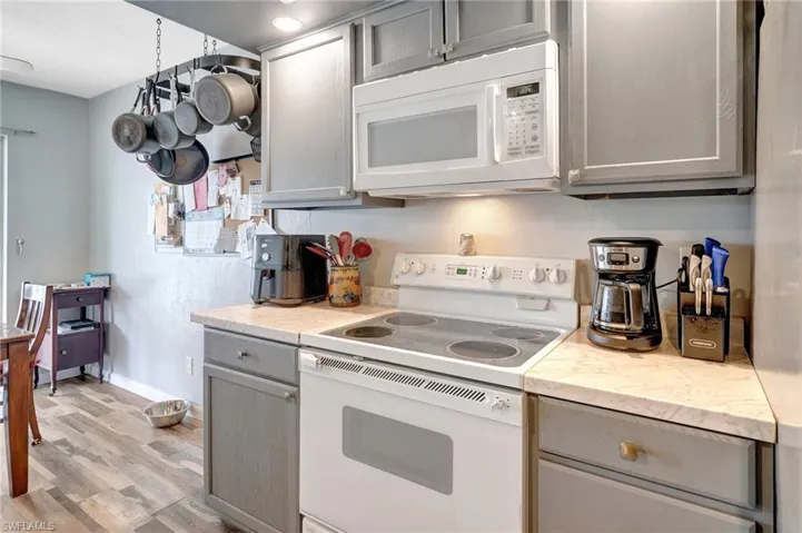 503 Se 16th Pl, Cape Coral Fl 33990