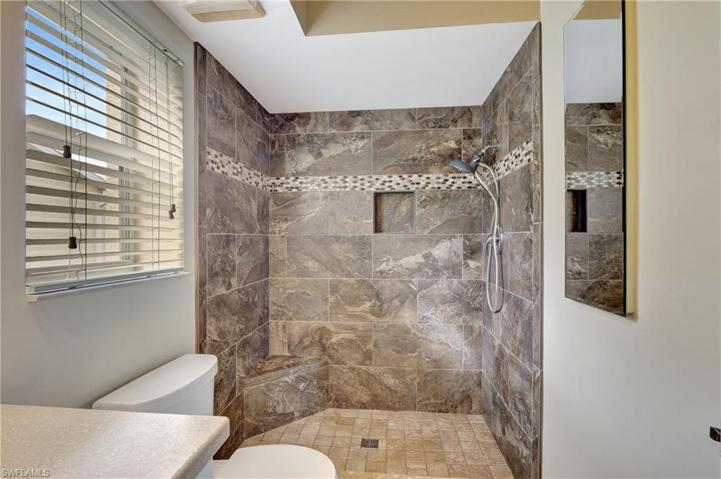 15395 Cedarwood LN # 304, NAPLES FL 34110