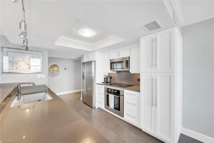 6585 Nicholas Blvd 1903, Naples, Florida 34108