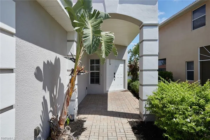 9130 Spring Mountain Way, Fort Myers, Florida 33908
