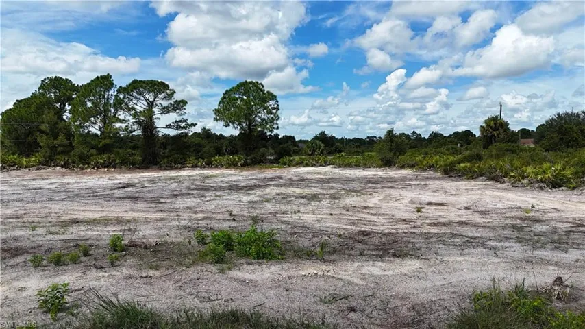 1217 Poinsettia Ave, Lehigh Acres, Florida 33972