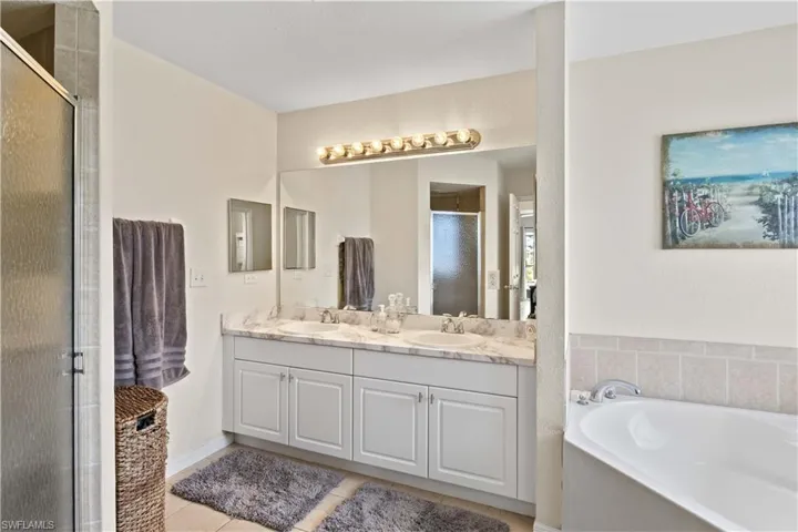 927 Nw 12th Ter, Cape Coral, Florida 33993