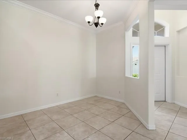 Eat-In Kitchen
