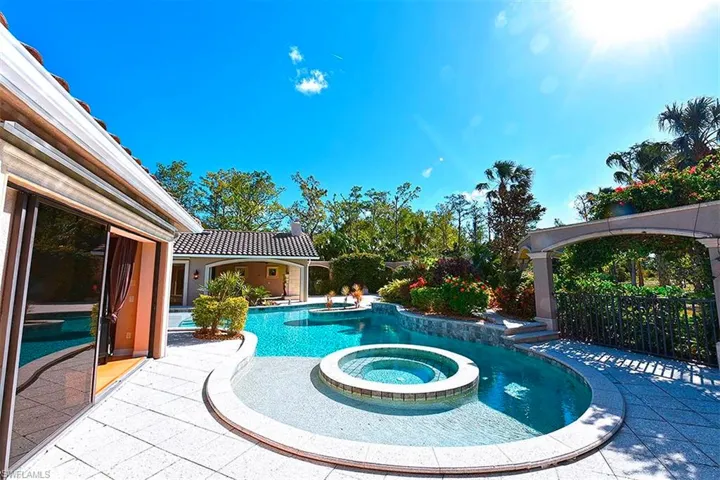 4320  15th SW AVE, Naples, FL 34116