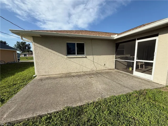 827 Ne 17th Ter, Cape Coral, Florida 33909