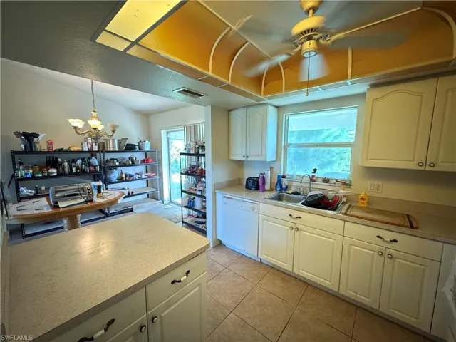 827 Ne 17th Ter, Cape Coral, Florida 33909