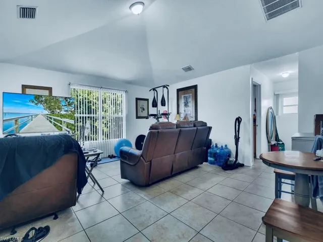 3003  Gilbert S AVE, Lehigh Acres, FL 33973