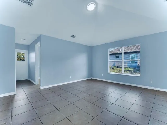 3003  Gilbert S AVE, Lehigh Acres, FL 33973
