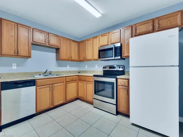 3003  Gilbert S AVE, Lehigh Acres, FL 33973