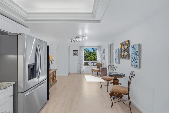 Kitchen & Sitting Area