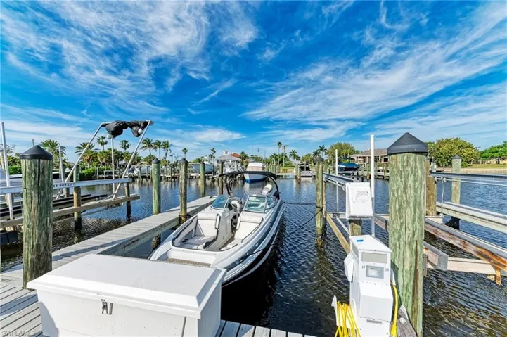 Slip in Marina Comes with Home