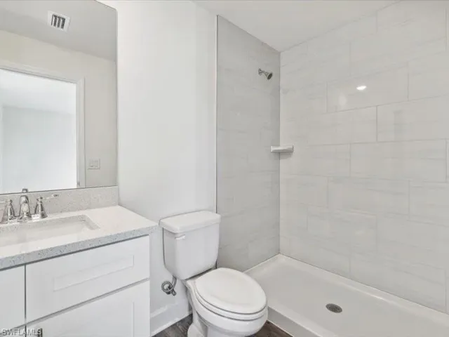 1212 NW 17th  ST, Cape Coral, FL 33993