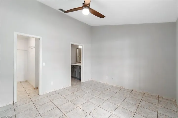 2960  38th SE AVE, Naples, FL 34117