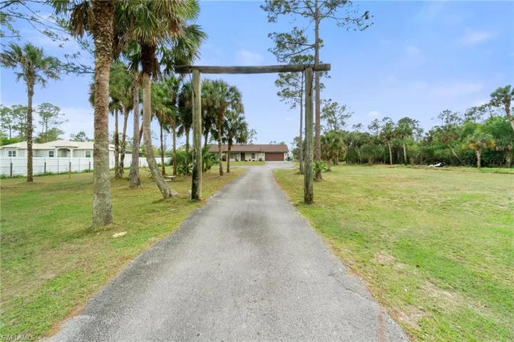 2960  38th SE AVE, Naples, FL 34117
