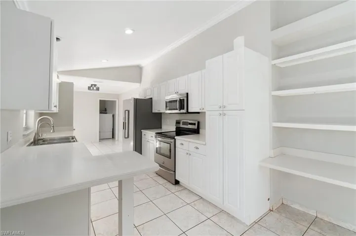 2960  38th SE AVE, Naples, FL 34117