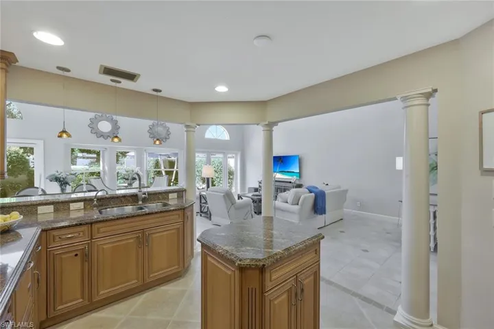 Very open kitchen with prep island